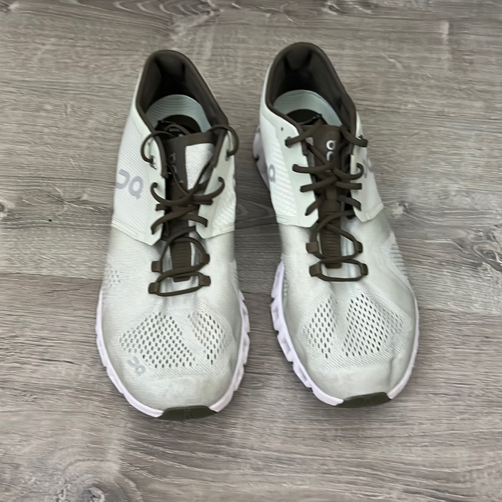 On Running Mens 11.5 in Excellent Condition
